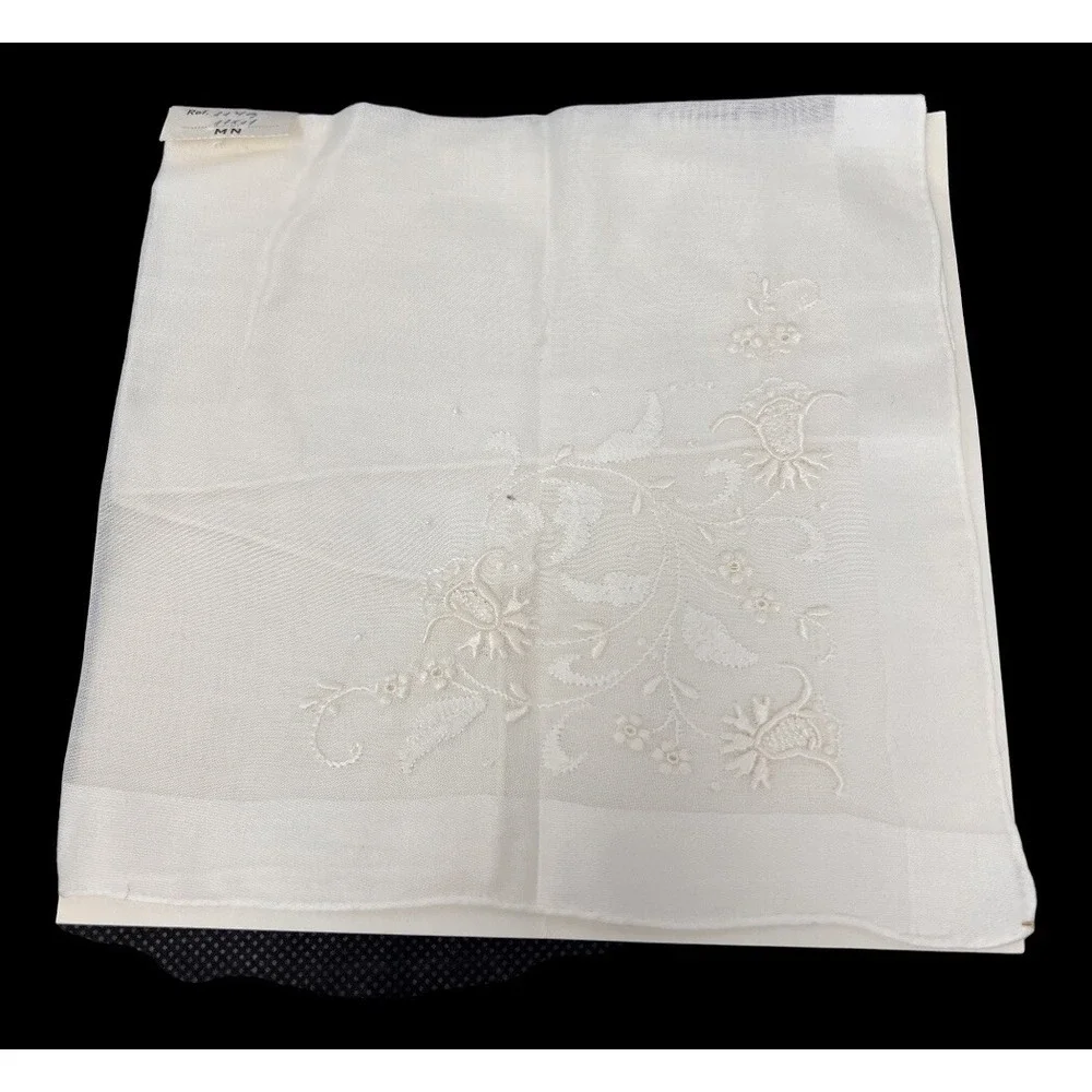 Casa Do Turista Madeira Linen Napkins Sheer White Embroidered Flower 11x11 Set 4